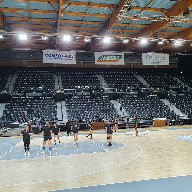 Les joueuses de la JDA Dijon Handball à l'entrainement fin juillet au palais des sports 